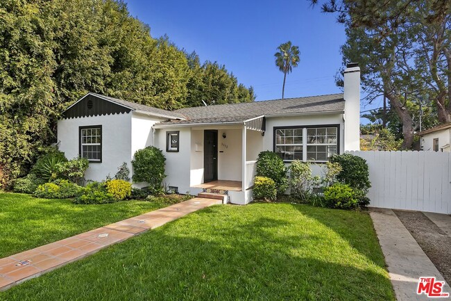 Building Photo - 3032 Oakhurst Ave