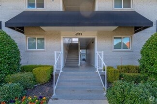 Building Photo - 4919 San Jacinto St