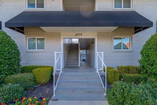Building Photo - 4919 San Jacinto St