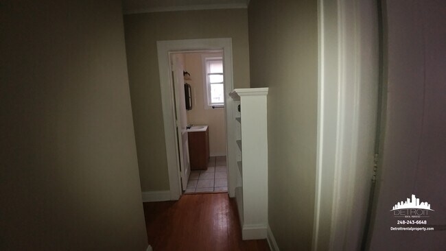 Building Photo - 504 Wildwood Ave