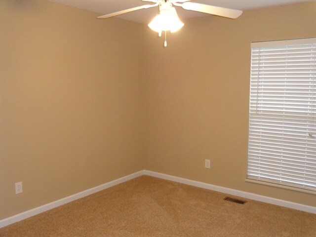 Foto del edificio - 5404 Silver Grove Ln