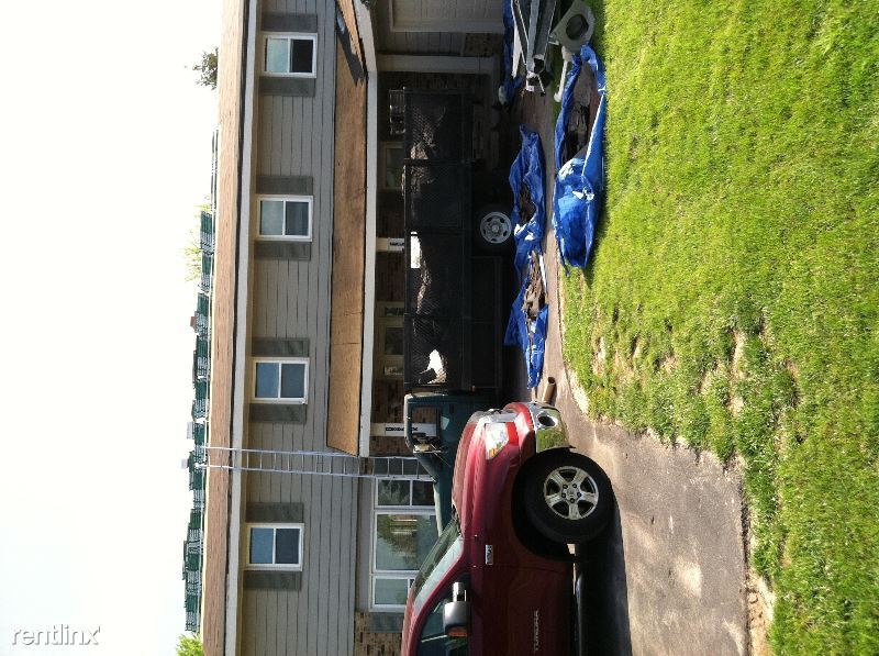 Foto principal - 3 br, 1.5 bath Townhome - 18975 Emerald Drive