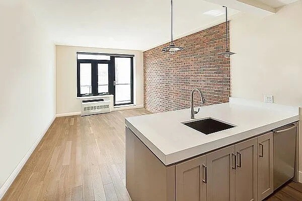 Foto del edificio - 5-36 47th Rd