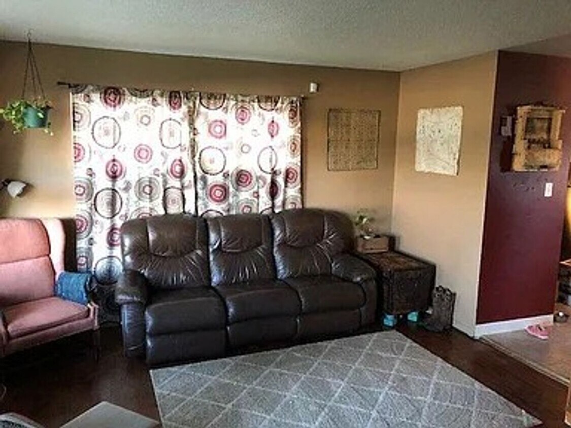 Foto del edificio - Affordable 3 Bedroom Home with Fenced Yard & Storage Space