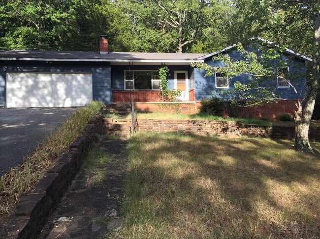 Building Photo - 64 S Redbud Ave
