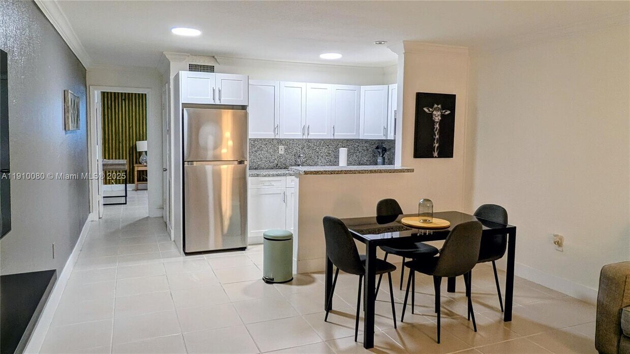 Foto principal - 3855 SW 79th Ave