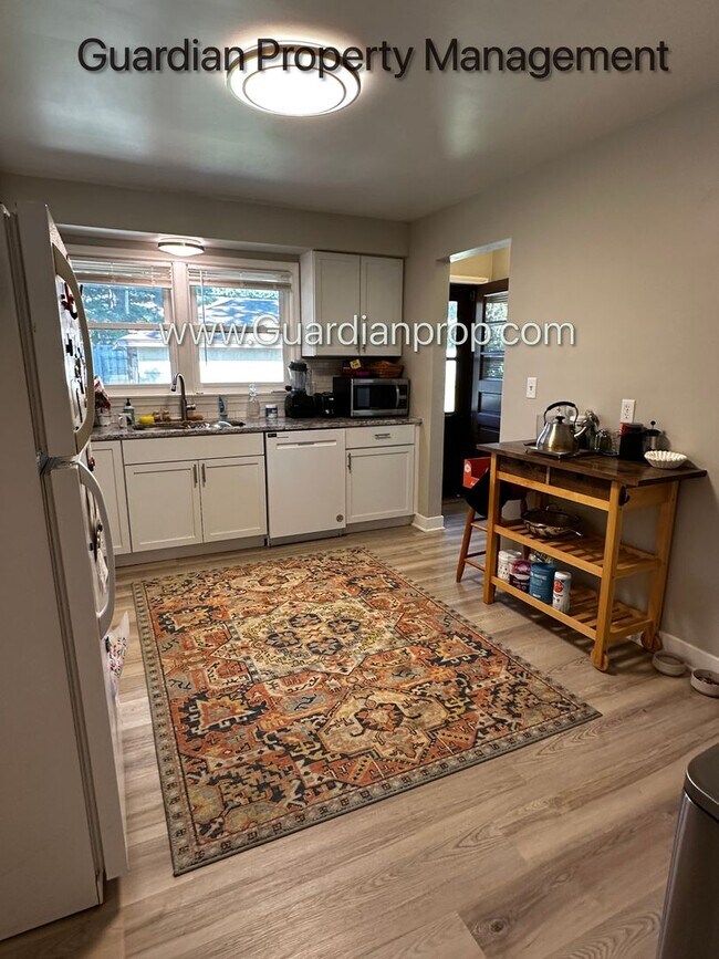 Foto del edificio - Spacious Richfield Side by Side, Renovated...