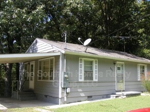 Building Photo - 1704 Shady Dr
