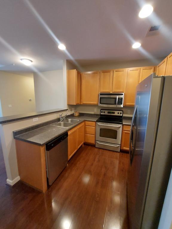 Foto del edificio - 7108 W Friendly Ave