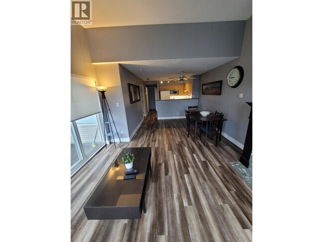 Building Photo - 522 SMITH 415