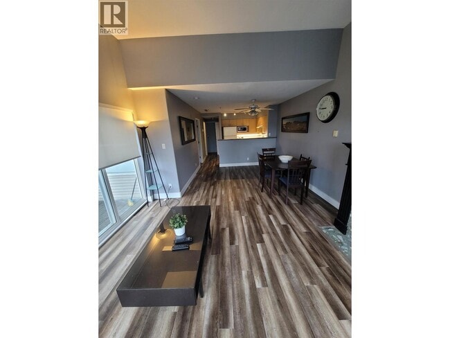 Photo du bâtiment - 522 SMITH 415