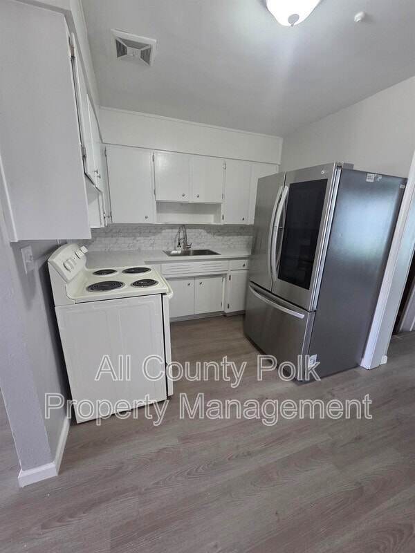 Building Photo - 1043 Pineview Pl