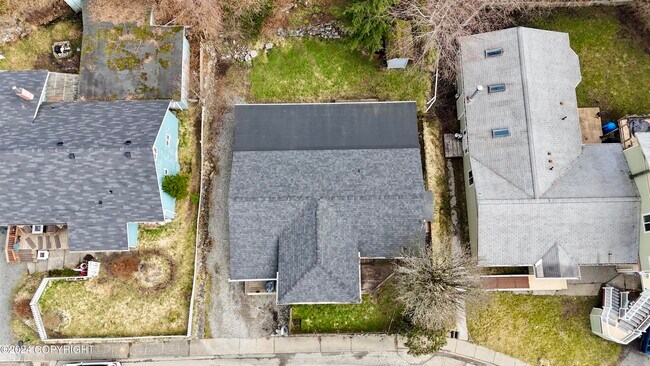 Building Photo - 3718 Hillside Rd