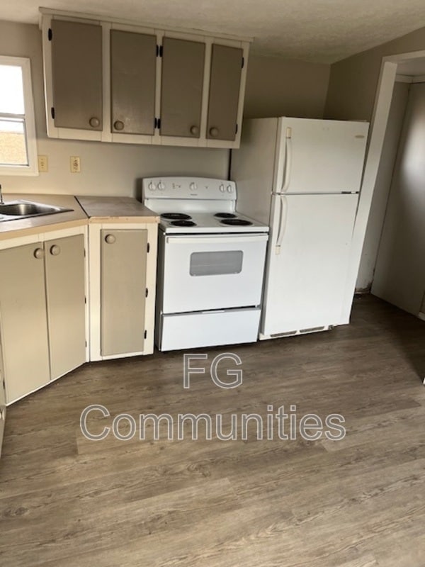 Building Photo - 100 2nd Ave SE