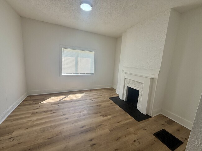 Foto del edificio - 125 Avondale Ave