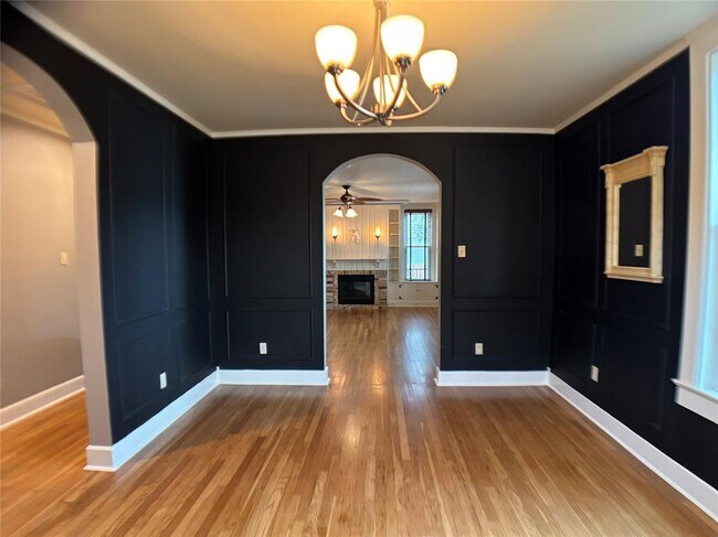 Foto del edificio - 5808 Coventry Ln