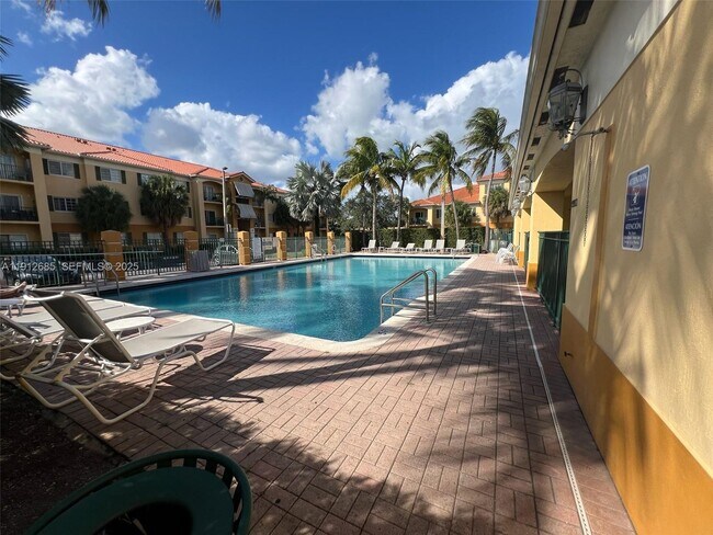 Foto del edificio - 7340 NW 114th Ave