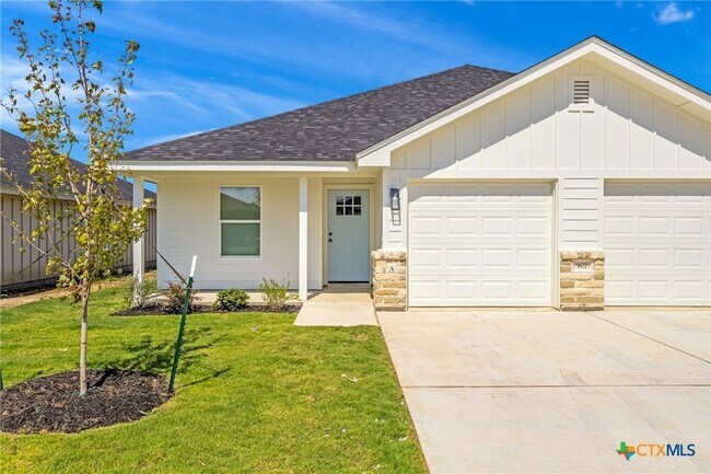 Foto del edificio - 907 Smoke Tree Ln