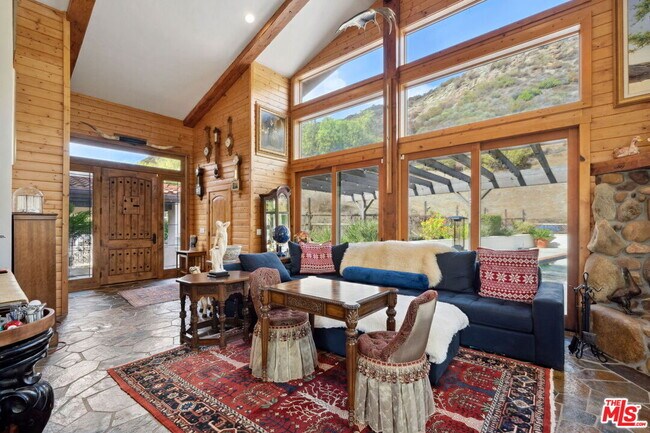 Foto del edificio - 25613 Mulholland Hwy