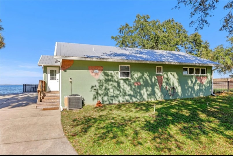Primary Photo - 3420 Lake Harney Cir