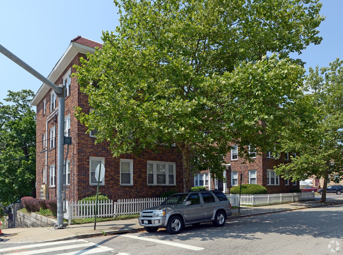 Primary Photo - 150-154 Camp St