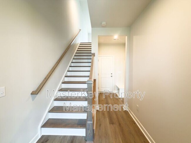 Foto del edificio - 804 Hillfarm Dr