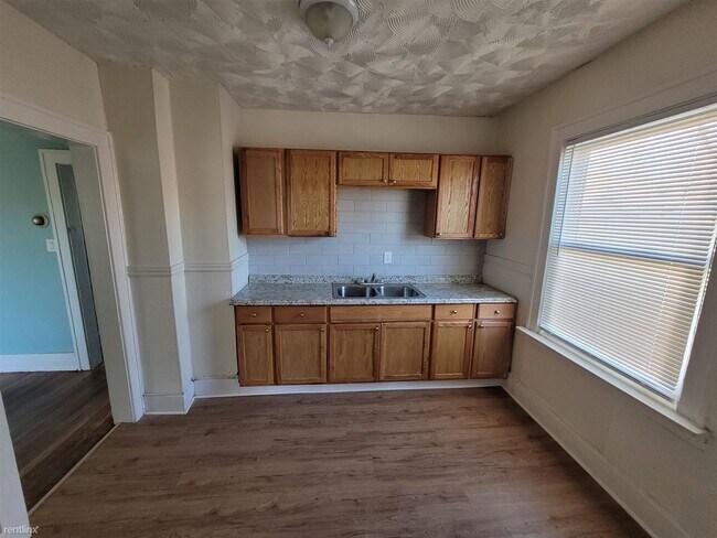 Building Photo - 4 br, 2 bath House - 20117 Santa Rosa Dr