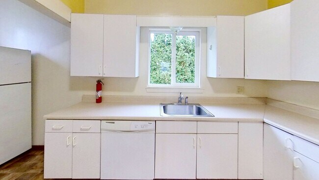 Building Photo - 4 Bedroom 1 Bath Home near WWU