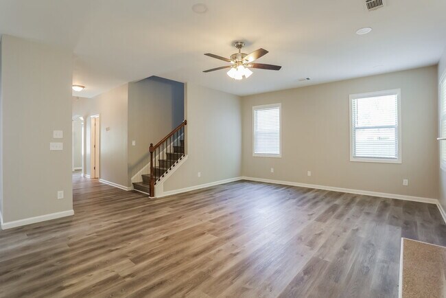 Foto del edificio - 370 Brannigan Ct