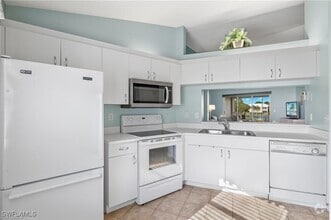 Building Photo - 12081 Summergate Cir