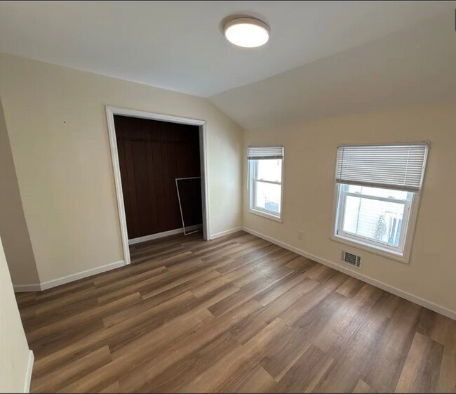 Foto del edificio - 9 W 9th St