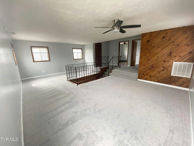 Building Photo - 313 Northeast St