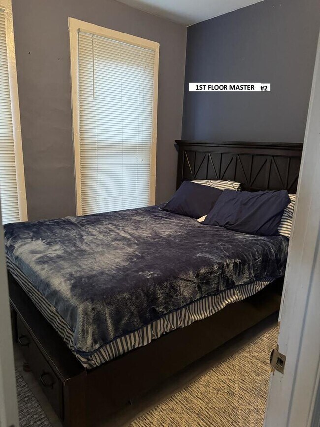 Foto del edificio - 2143 W 18th Pl