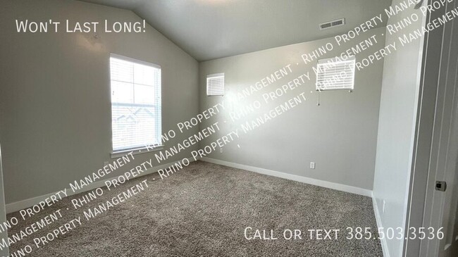 Building Photo - 3 Bedroom/2 Bathroom Condo in Lehi