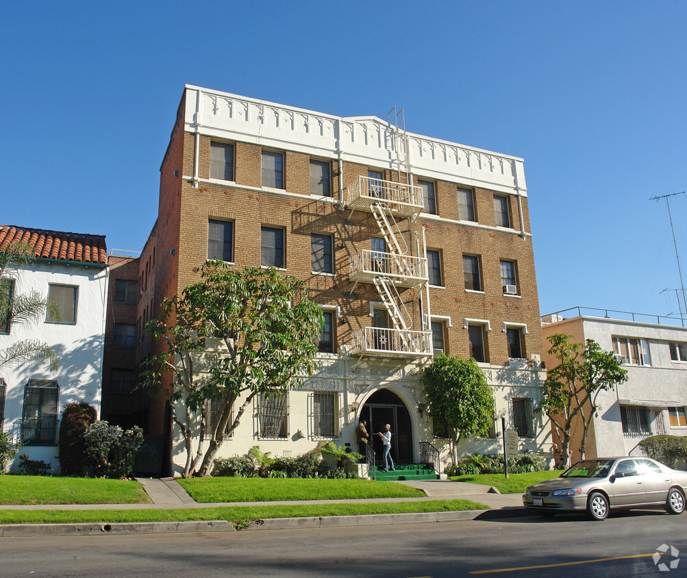 Primary Photo - Linda Manor Apartments