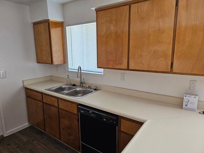 Foto del edificio - 1748 E Beech Ave