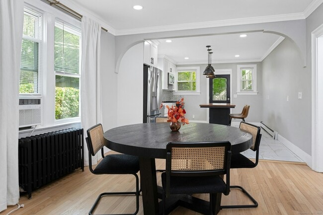 Building Photo - 137 Rock Spring Rd