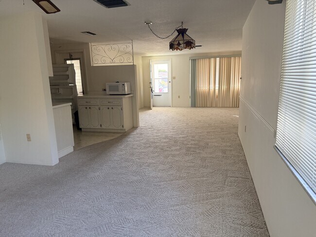 Foto del edificio - 10802 Laburnum Dr