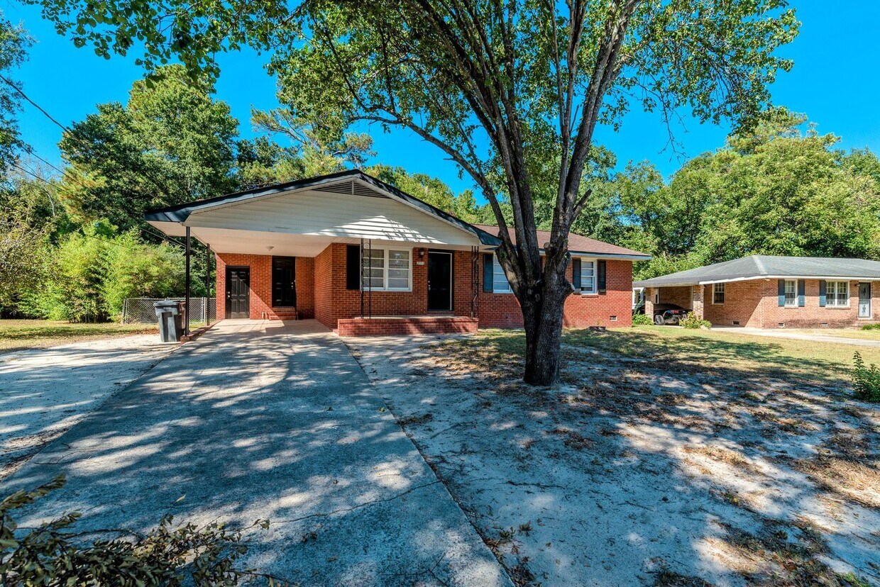 Foto principal - Updated 3 bed/2 bath home for lease in Old...