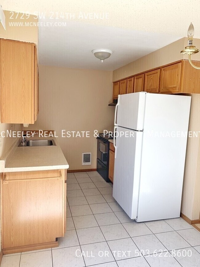 Building Photo - 2729 SW 214th Ave