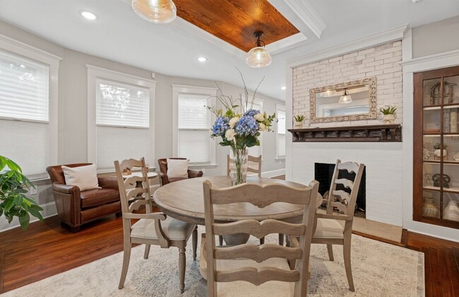 Beautifully Furnished 2 Bedroom Apartment - Beautifully Furnished 2 Bedroom Apartment