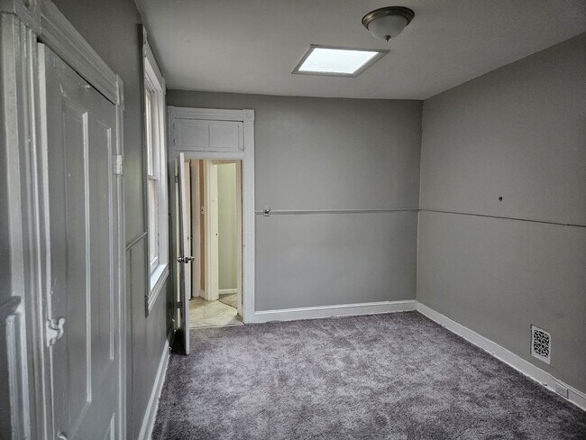Building Photo - Charming 3BR Townhome in Baltimore