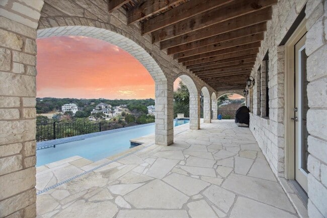 Foto del edificio - 17813 Kingfisher Ridge Dr