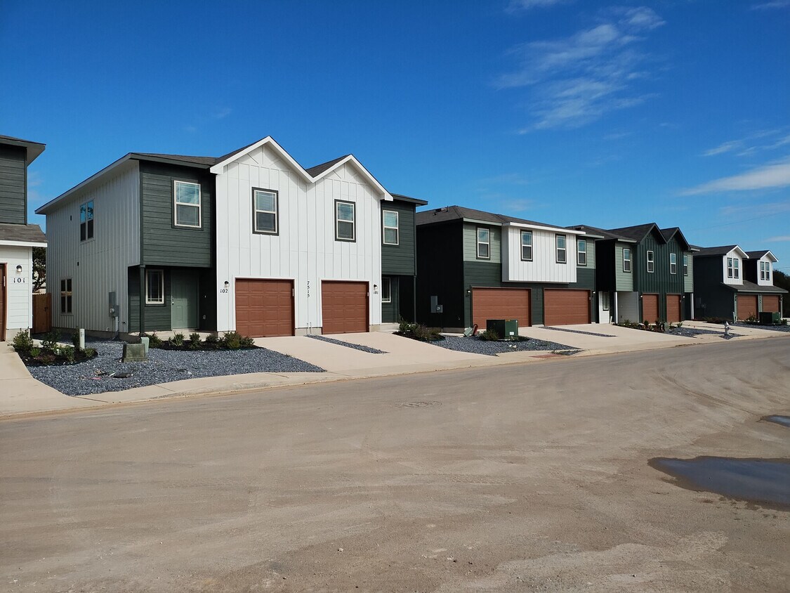 Villas at College Park Apartments in San Antonio, TX