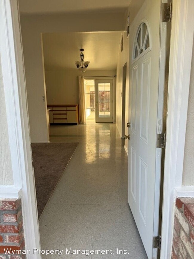 Building Photo - 3 br, 2 bath House - 1431 El Capitan Way