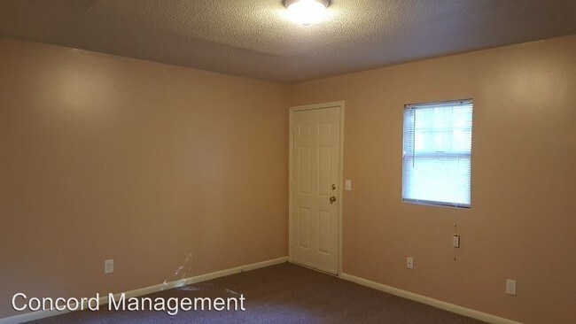 Building Photo - 3302 N Elm St