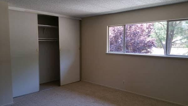 Building Photo - 2129 Ascot Dr