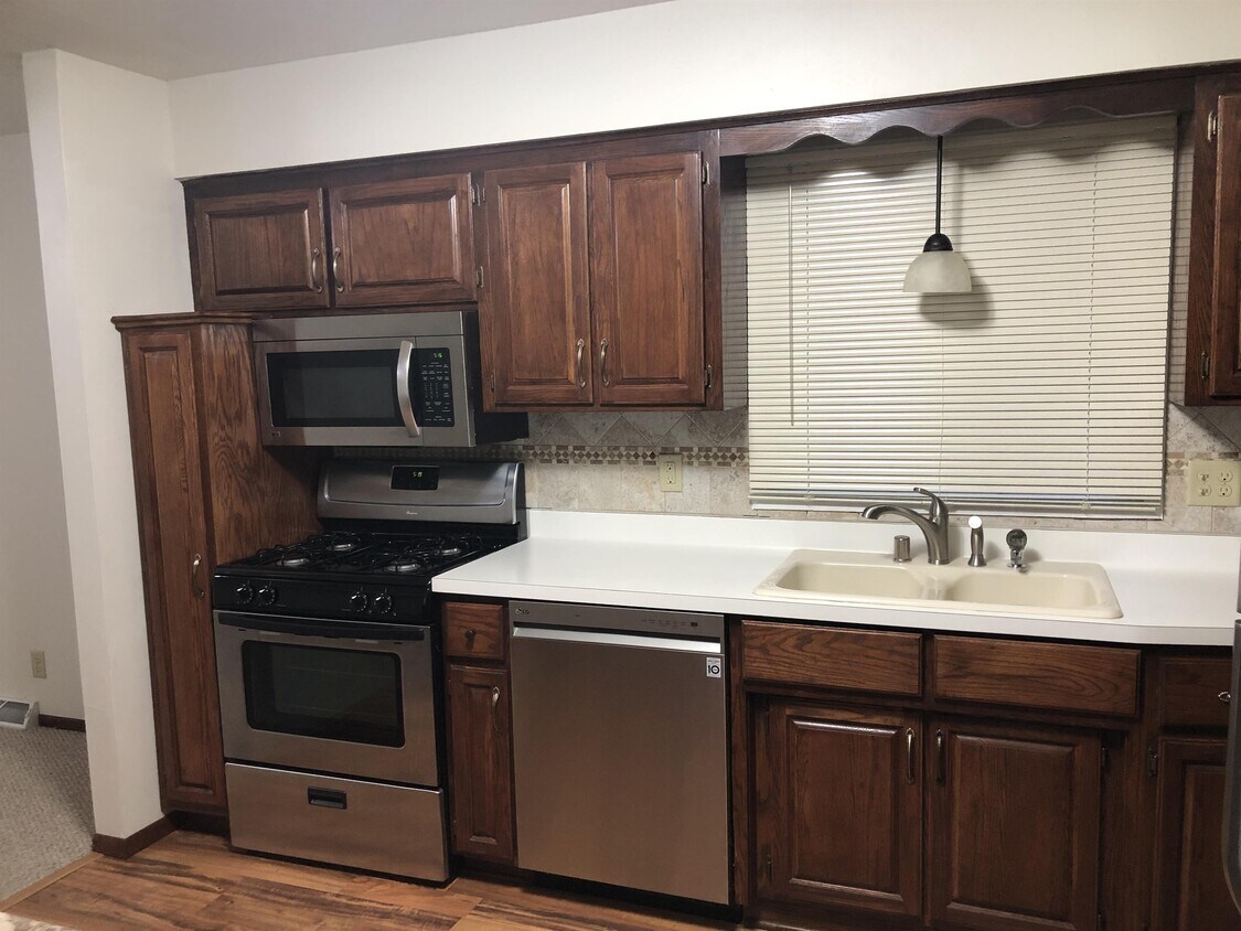 Foto principal - W238N6990 Michele Ln