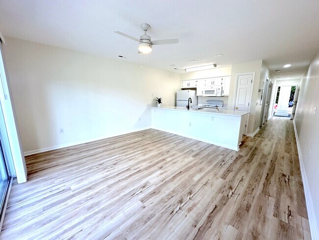 Building Photo - 581 Blue River Ct