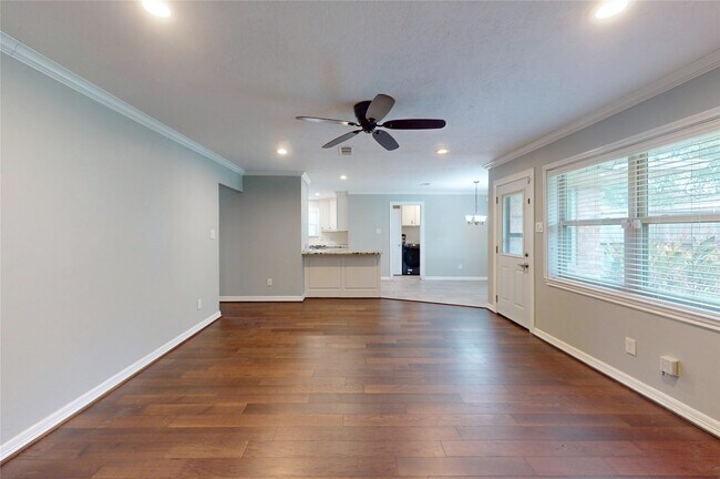 Foto del edificio - 5850 Braesheather Dr